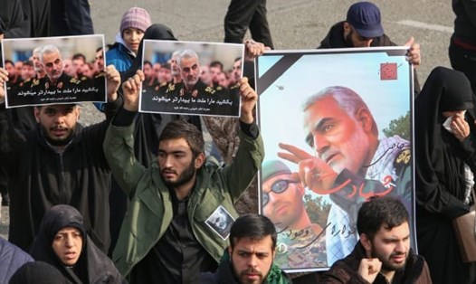 Biểu tình ở Tehran ngày 3.1 sau khi Mỹ hạ sát tướng Qasem Soleimani. Ảnh: AFP