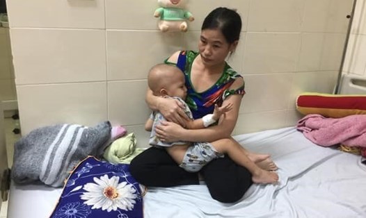 Cháu Nguyễn Đình Nghĩa bị ung thư hạch khi mới 3 tuổi. Ảnh: GĐCC