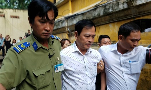 TAND quận Hải Châu, Đà Nẵng đã ra quyết định thi hành án với cựu Phó Viện trưởng Viện Kiểm sát Nhân dân thành phố.