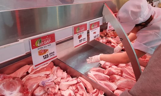 Thịt lợn đang tăng giá cao sau đợt dịch tả lợn Châu Phi. Ảnh: Phan Anh