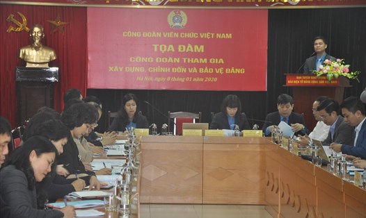 Đồng chí Ngọ Duy Hiểu – Phó Chủ tịch Tổng Liên đoàn Lao động Việt Nam, Chủ tịch Công đoàn Viên chức Việt Nam- phát biểu tại buổi tọa đàm.