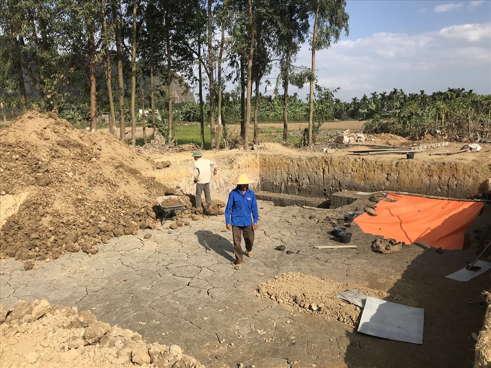 Hố cọc H2, nơi nhóm nghiên cứu phát hiện hiện vật kim loại. Ảnh ĐL