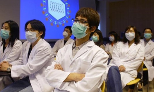 Coronavirus mới cùng nhóm gây dịch SARS có thể là "thủ phạm" gây bệnh viêm phổi lạ ở Trung Quốc. Ảnh: Reuters