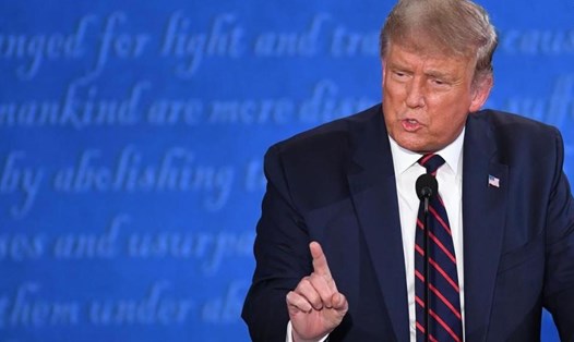 Tổng thống Donald Trump trong cuộc tranh luận trực tiếp hôm 29.9. Ảnh: AFP