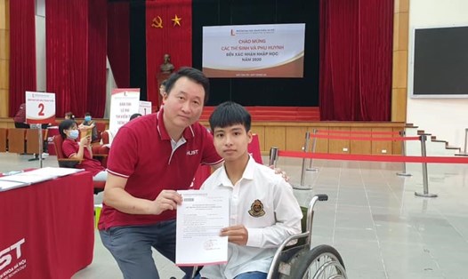Nguyễn Tất Minh trong ngày nhập học. Ảnh: HUST.