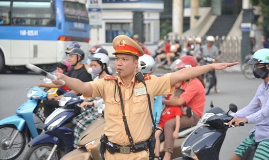 Lực lượng Cảnh sát giao thông Hà Nội làm nhiệm vụ phân luồng. Ảnh: Cục Cảnh sát giao thông.