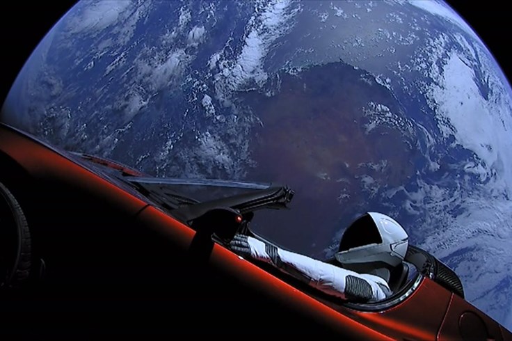 Siêu xe Tesla Roadster tiếp cận Sao Hoả Siêu xe Tesla Roadster tiếp cận Sao Hoả