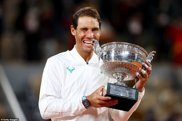Nadal có 13 danh hiệu Pháp mở rộng và 20 danh hiệu Grand Slam sau chiến thắng trước Djokovic. Ảnh: Getty.