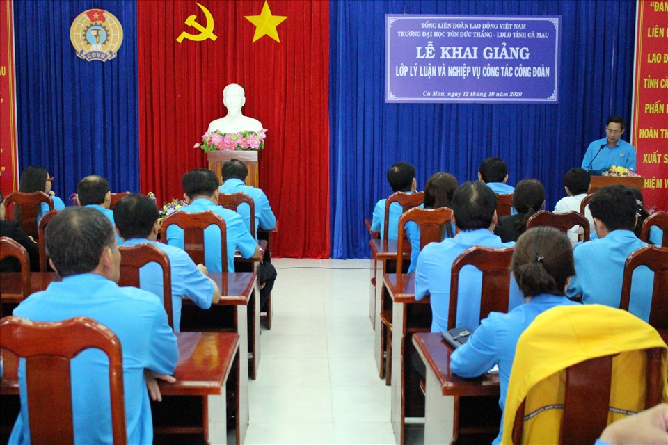 Khai giảng lớp tập huấn Lý luận và nghiệp vụ công đoàn (ảnh Nhật Hồ)