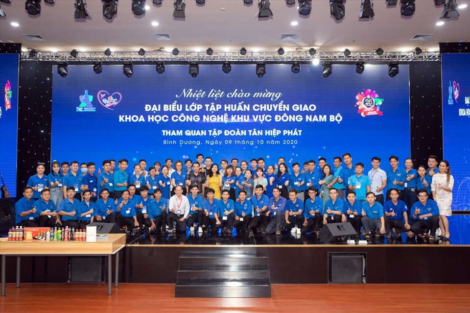 Đoàn đại biểu lớp tập huấn chuyển giao Khoa học công nghệ khu vực Đông Nam Bộ tham quan và giao lưu tại Tân Hiệp Phát. Ảnh: Tân Hiệp Phát.