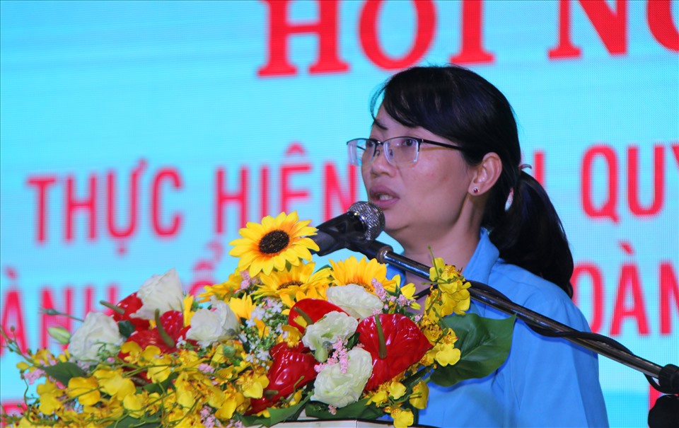 Chủ tịch LĐLĐ TPHCM - Trần Thị Diệu Thúy phát biểu chỉ đạo tại hội nghị Tổng kết 10 năm thực hiện Nghị quyết 6a/NQ-TLĐ. Ảnh: Chân Phúc