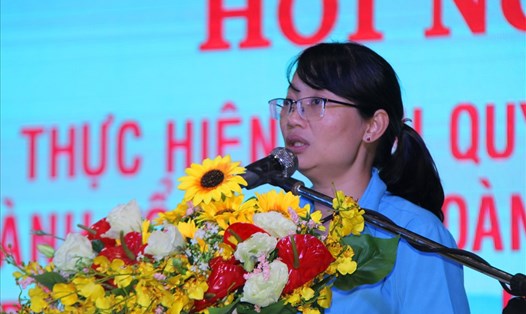 Chủ tịch LĐLĐ TPHCM - Trần Thị Diệu Thúy phát biểu chỉ đạo tại hội nghị Tổng kết 10 năm thực hiện Nghị quyết 6a/NQ-TLĐ. Ảnh: Chân Phúc