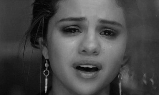 Selena Gomez  bị trầm cảm trong một thời gian dài khi đại dịch xuất hiện ở Mỹ. Ảnh: Cắt clip
