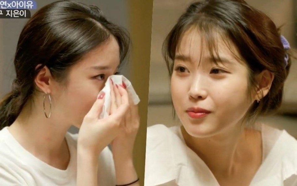 IU và Jiyeon của T-ara chơi thân với nhau đã hơn 1 thập kỷ. Ảnh cắt từ clip. IU và Jiyeon của T-ara chơi thân với nhau đã hơn 1 thập kỷ. Ảnh cắt từ clip.