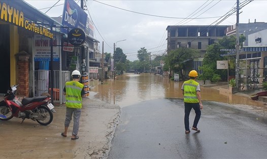 Huyện Hòa Vang còn khoảng 4.500 hộ còn bị ngập trong nước lũ. Ảnh: Hữu Long