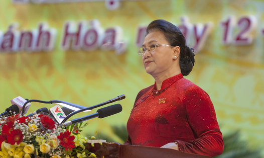 Chủ tịch Quốc hội Nguyễn Thị Kim Ngân phát biểu chỉ đạo tại Đại hội Đảng bộ tỉnh Khánh Hòa.