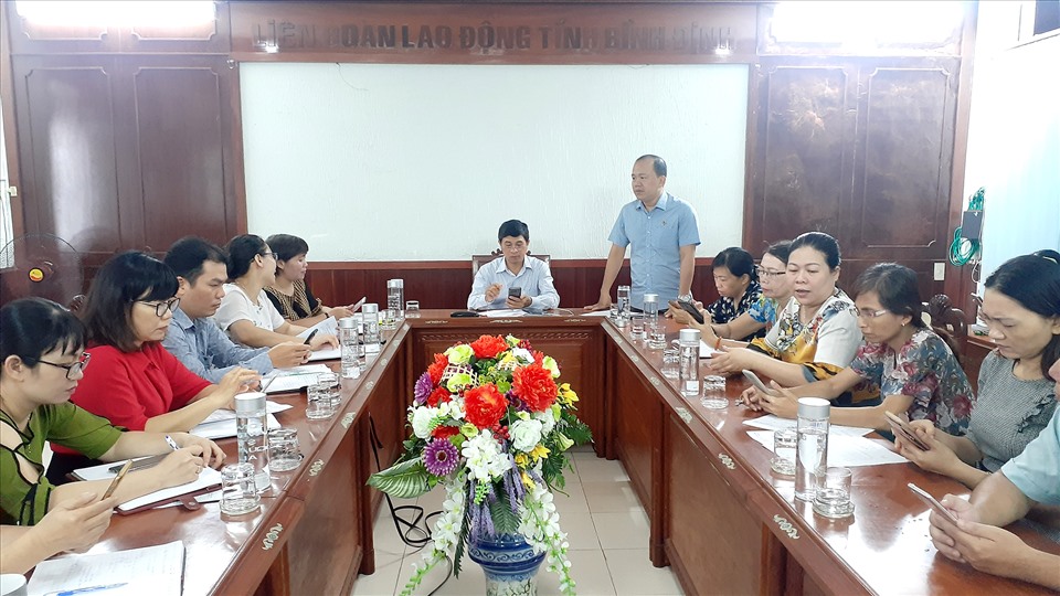 Các cán bộ, đoán viên Công đoàn hào hứng tham gia Cuôc thi tìm hiểu Bộ luật Lao động năm 2019. Ảnh Đức Long