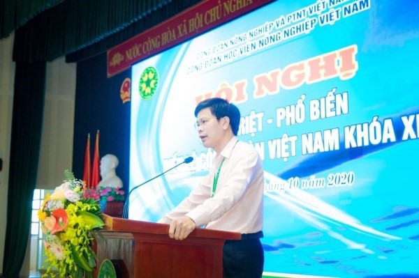 TS. Nguyễn Tất Thắng - Chủ tịch Công đoàn Học viện phát biểu khai mạc buổi quán triệt, phổ biến Điều lệ Công đoàn Việt Nam khóa XII. Ảnh: H.Long