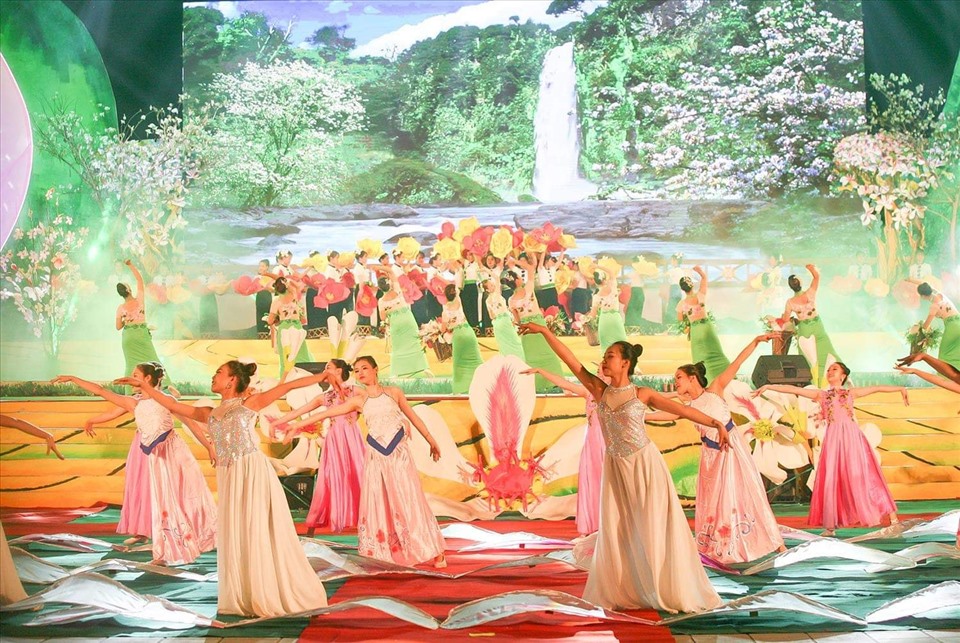 Điện Biên tổ chức lễ hội hoa ban vào tháng 3.2021. Ảnh: Điện Biên