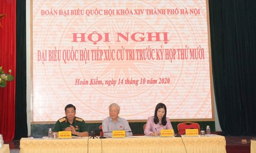 Tổng Bí thư, Chủ tịch Nước Nguyễn Phú Trọng cùng các đại biểu Quốc hội TP. Hà Nội đã tiếp xúc cử tri tại đơn vị bầu cử số 1. Ảnh: Trần Vương