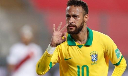 Neymar tỏa sáng nhất với cú hat-trick trong chiến thắng 4-2 của Brazil trước Peru. Ảnh: Getty Images