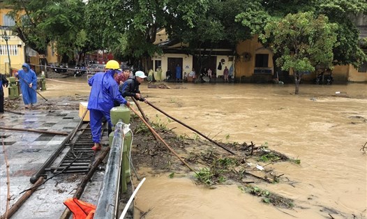 Lũ lụt ở phố cổ Hội An sáng 8.10. Ảnh: Thanh Chung