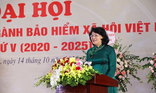 Phó Chủ tịch Nước Đặng Thị Ngọc Thịnh phát biểu tại Đại hội thi đua yêu nước ngành bảo hiểm xã hội Việt Nam. Ảnh: Hải Nguyễn
