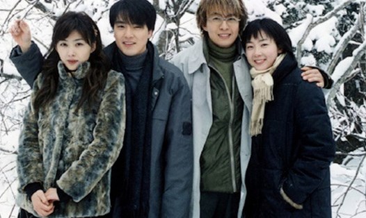 Dàn diễn viên nổi tiếng trong phim "Bản tình ca mùa đông" năm 2002. Ảnh nguồn: Mnet.
