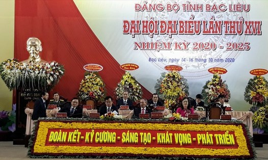 Đoàn chủ tịch Đại hội Đại biểu Đảng bộ tỉnh Bạc Liêu lần thứ XVI nhiệm kỳ 2020 -2025. Ảnh Minh Đạt