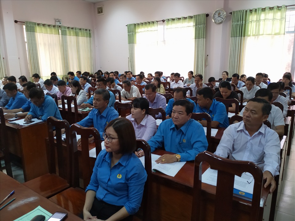 Các đại biểu theo dõi nội dung tập huấn. Ảnh: K.Q