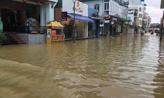 Chiều 17.10, thành phố Huế lại "tái ngập lụt". Ảnh: Tường Minh