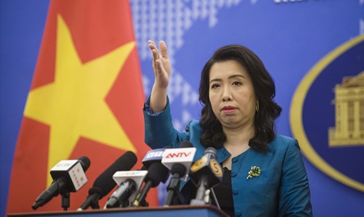 Người phát ngôn Lê Thị Thu Hằng nêu bình luận của Việt Nam về khả năng "Bộ tứ" hợp tác với ASEAN trong cuộc họp báo chiều 15.10. Ảnh: Bộ Ngoại giao