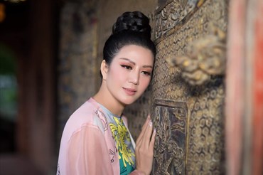 Nữ ca sĩ Đinh Hiền Anh tổ chức đêm nhạc quyên góp ủng hộ người dân Huế. Ảnh: NVCC.