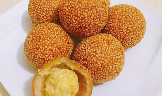 Bánh rán lúc lắc nhân đậu xanh ngon và hấp dẫn với những ai "hảo ngọt". Ảnh: Nguyễn Thu Hương.