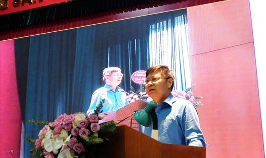 Ông Phan Văn Anh – Phó Chủ tịch Tổng Liên đoàn Lao động Việt Nam - phát biểu tại hội nghị. Ảnh: Bảo Hân.