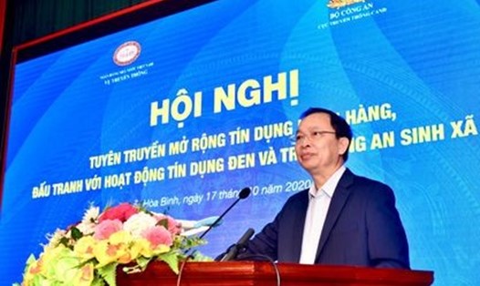 Phó thống đốc NHNN Đào Minh Tú cho biết: "Để góp phần hạn chế tín dụng đen, bên cạnh các giải pháp ngành ngân hàng nhằm tăng cường các kênh cung cấp tín dụng chính thức, cần có sự tham gia đồng bộ của các Bộ, ngành... ”. Ảnh TL