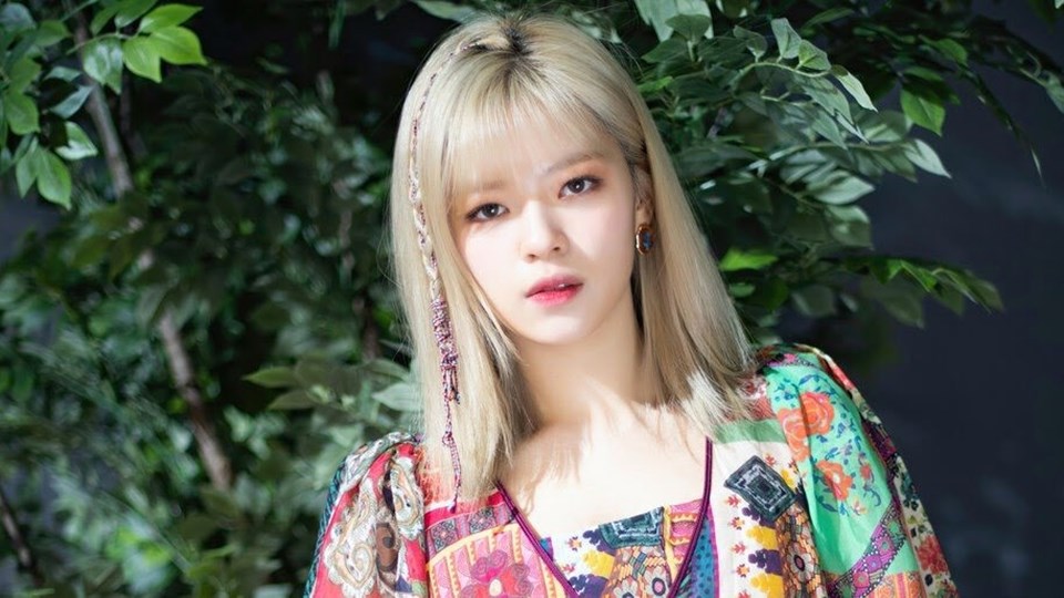 Ca sĩ Jungyeon của nhóm nhạc TWICE phải tạm dừng lịch trình vì vấn đề sức khoẻ. Ảnh chụp màn hình. Ca sĩ Jungyeon của nhóm nhạc TWICE phải tạm dừng lịch trình vì vấn đề sức khoẻ. Ảnh chụp màn hình.