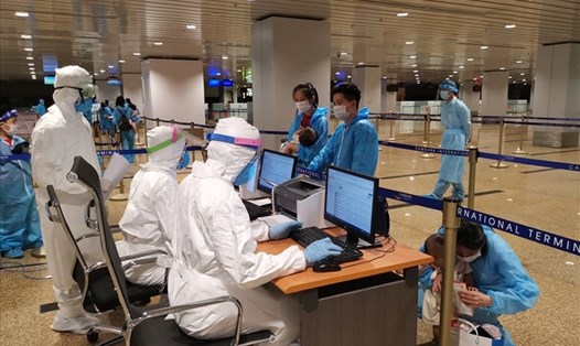 Khánh Hòa đón công dân từ nước ngoài trở về trong thời gian qua, trong đó ghi nhận nhiều ca mắc SARS-CoV-2. Ảnh: Phương Linh