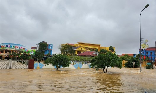 Các điểm trường tại huyện Quảng Ninh (Quảng Bình) ngập chìm trong nước. Ảnh: LPL