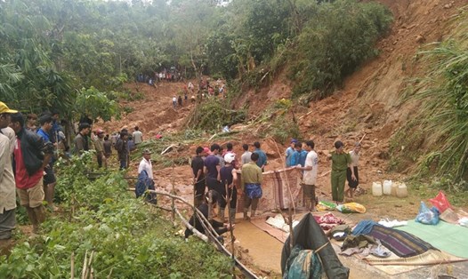 Vụ sạt lở núi ở xã Húc-Hướng Hóa-Quảng Trị làm 6 người tử vong. Ảnh: QĐ