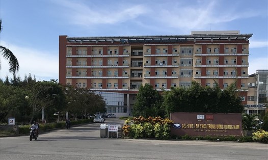 Bệnh viện Đa khoa  Trung ương Quảng Nam nơi tiếp nhận 51 người nhập viện sau khi ăn bánh mì. Ảnh: Thanh Chung