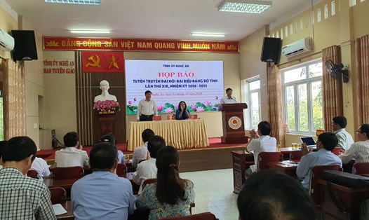 Tỉnh ủy Nghệ An tổ chức họp báo tuyên truyền Đại hội đại biểu Đảng bộ tỉnh lần thứ XIX, nhiệm kỳ 2020-2025. Ảnh: QĐ