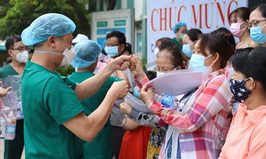 Đà Nẵng gải thể Bệnh viện dã chiến Hoà Vang sau khi "sạch bóng" COVID-19. Ảnh: Hữu Long