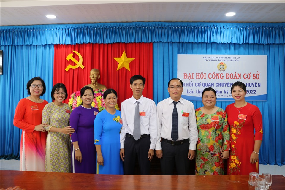 Ban Chấp hành ra mặt Đại hội. Ảnh: K.Q