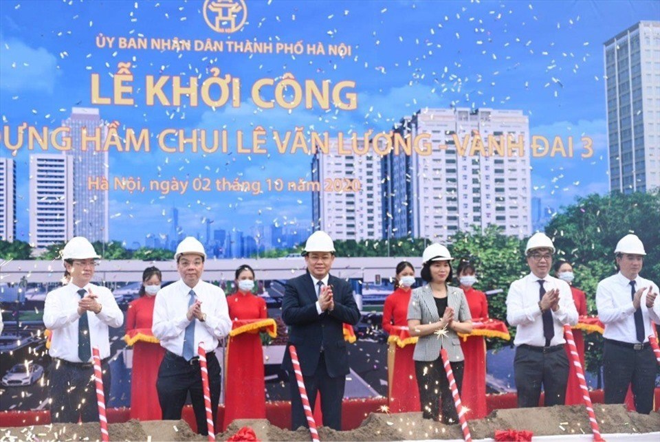 Lễ khởi công xây dựng dự án hầm chui Lê Văn Lương - Vành đai 3. Ảnh: Phạm Thành Lễ khởi công xây dựng dự án hầm chui Lê Văn Lương - Vành đai 3. Ảnh: Phạm Thành
