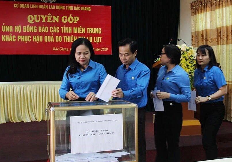 Ông Nguyễn Văn Cảnh phát động cán bộ, viên chức, đoàn viên công đoàn toàn tỉnh tham gia ủng hộ. Ảnh: LĐLĐ tỉnh Bắc Giang.