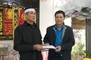 LĐLĐ tỉnh Nghệ An: Thăm hỏi gia đình quân nhân hi sinh tại miền Trung