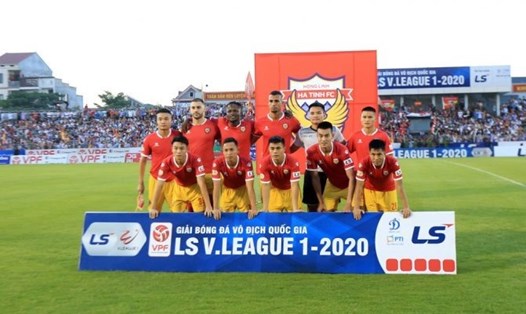 Mưa lũ khiến Hà Tĩnh không được đá sân nhà ở vòng 4 giai đoạn 2 V.League 2020. Ảnh: VPF
