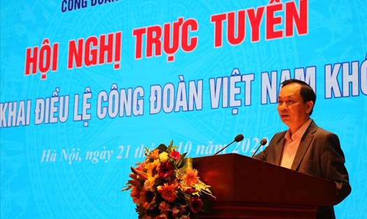 Phó Thống đốc thường trực Ngân hàng Nhà nước Đào Minh Tú phát biểu khai mạc tập huấn Điều lệ Công đoàn Việt Nam khoá XII. Ảnh: Hải Anh