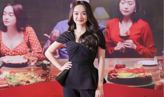 Kaity Nguyễn nổi bật với cây đen tại công chiếu phim "Tiệc trăng máu". Ảnh: BTC.